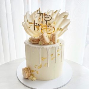 Ferrero Strawberry Cake | Cakes & Bakes